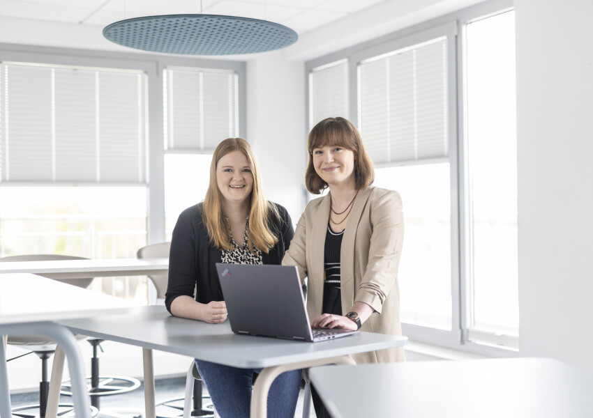 OOWV Mitarbeiterinnen vor Laptop